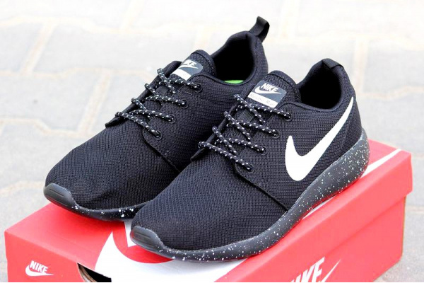 Мужские кроссовки Nike Roshe Run черные