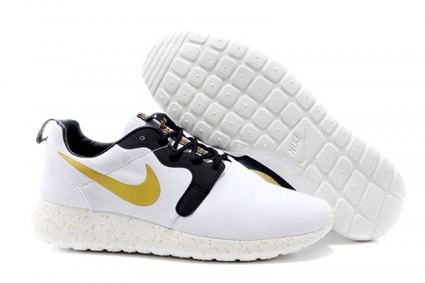 Женские кроссовки Nike Roshe Run Hyperfuse QS Low белые с золотым