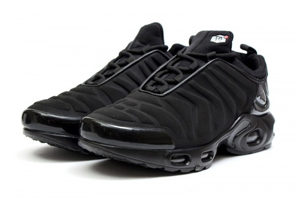 Мужские кроссовки Nike Air Max Tn черные
