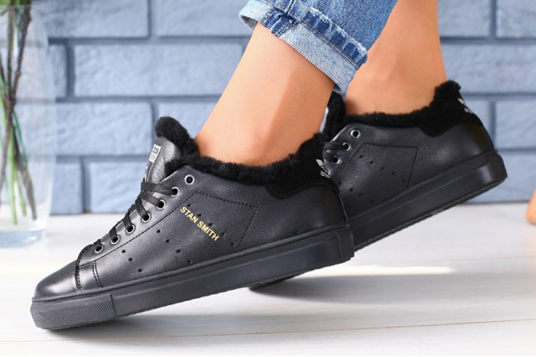 Женские кроссовки на меху Adidas Stan Smith черные