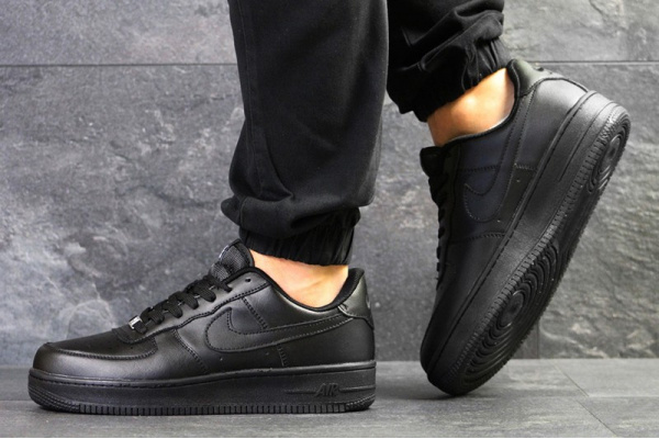 Мужские кроссовки Nike Air Force 1 черные