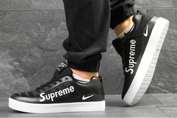 Мужские кроссовки Nike Sneakers x Supreme черные с белым