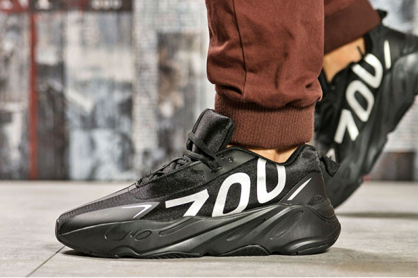 Мужские кроссовки Adidas Yeezy Boost 700 VX черные