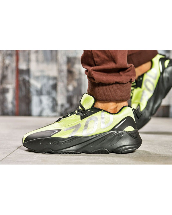Чоловічі кросівки Adidas Yeezy Boost 700 VX неоново-зелені