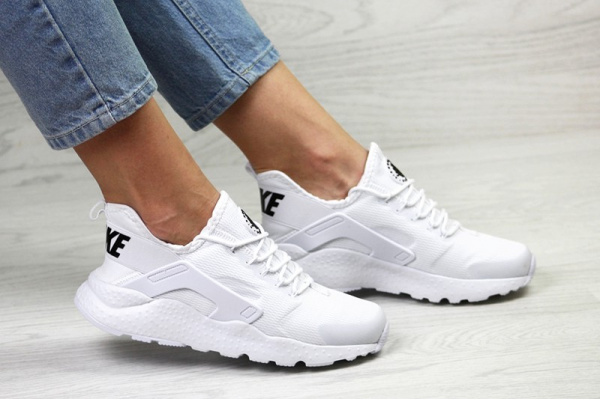 Женские кроссовки Nike Air Huarache Run Ultra белые