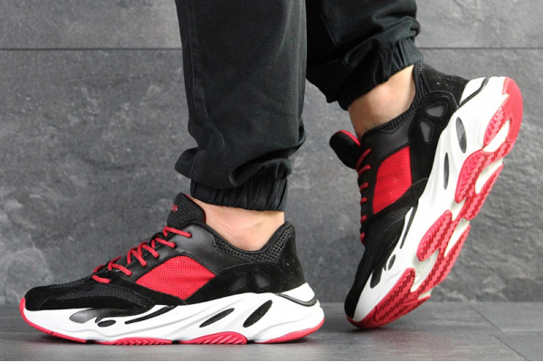Мужские кроссовки Adidas Yeezy Boost Wave Runner 700 x Balance Life черные с красным