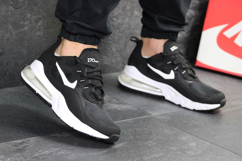 Nike react hot sale 270 black