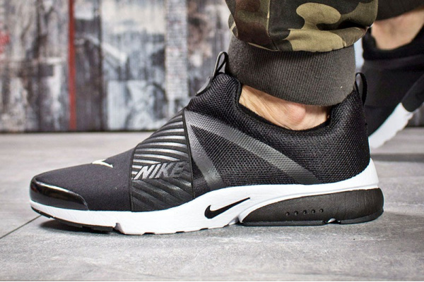 Мужские кроссовки Nike Air Presto Extreme черные с белым