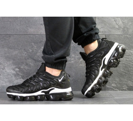 Мужские кроссовки Nike Air Vapormax Plus черные с белым