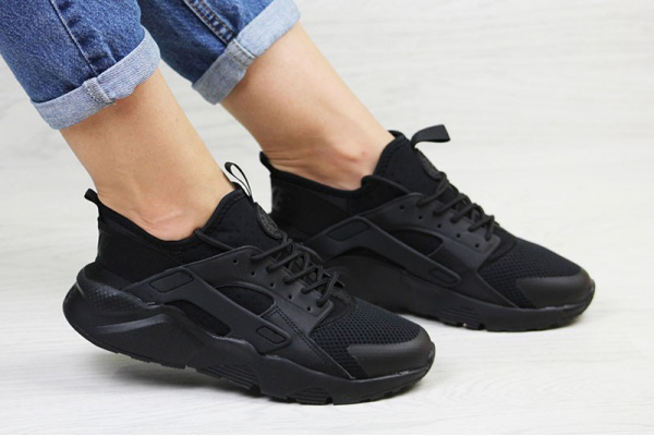 Женские кроссовки Nike Air Huarache черные