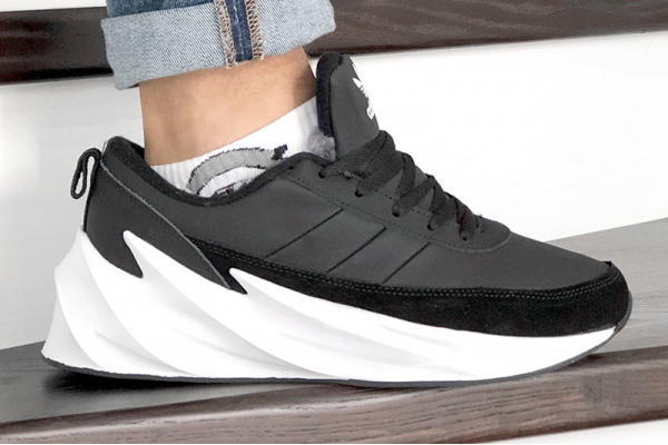 Мужские кроссовки на меху Adidas Sharks Fur черные с белым