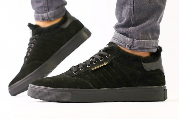 Мужские кроссовки на меху Adidas Skateboarding черные
