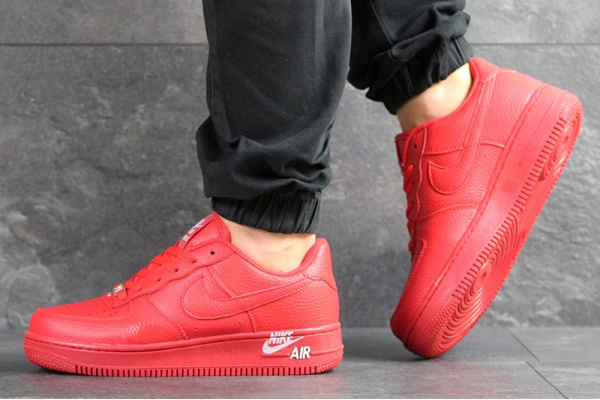 Мужские кроссовки Nike Air Force 1 Low красные