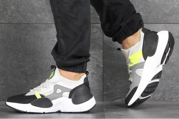 Мужские кроссовки Nike Huarache E.D.G.E. серые с черынм