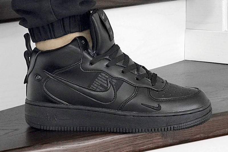 Зимние air. Nike Air Force 1 Mid 07 lv8 Utility. Найк АИР Форс 1 черные. Nike Air Force 1 07 Mid lv8 Black. Nike Air Force 1 Mid черные.