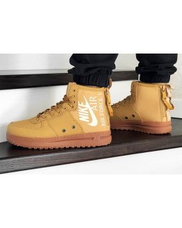 Чоловічі високі кросівки Nike SF Air Force 1 Mid горчичные