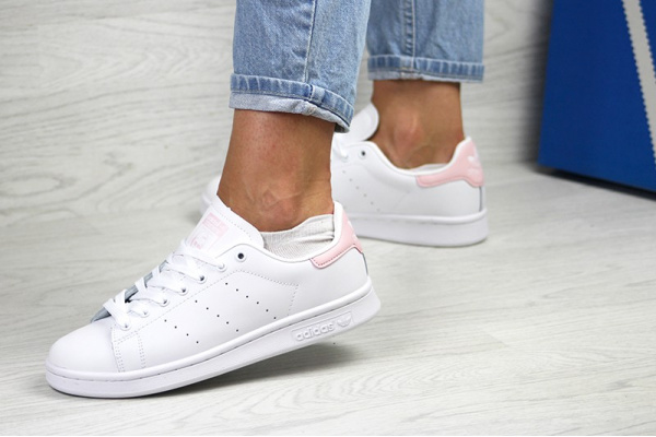 Женские кроссовки Adidas Stan Smith белые с розовым