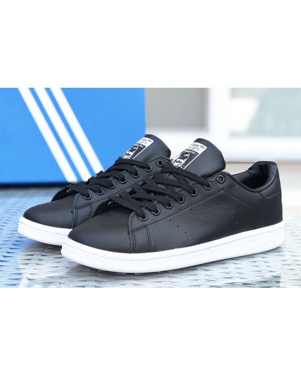 Женские кроссовки Adidas Stan Smith черные с белым