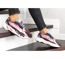 Женские кроссовки Adidas Yeezy Boost 700 V2 Static фиолетовые с белым