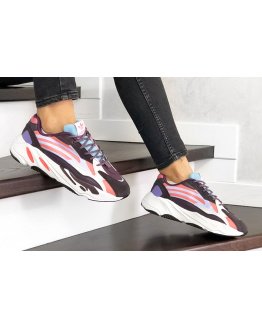 Жіночі кросівки Adidas Yeezy Boost 700 V2 Static фіолетові з білим