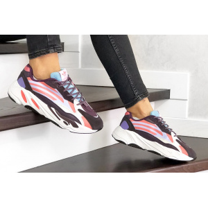 Женские кроссовки Adidas Yeezy Boost 700 V2 Static фиолетовые с белым