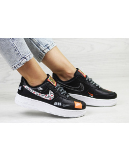 Жіночі кросівки Nike Air Force 1 Just Do It чорні з білим