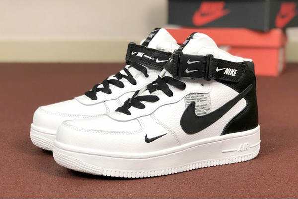 Женские высокие кроссовки на меху Nike Air Force 1 '07 Mid Lv8 Utility white/black