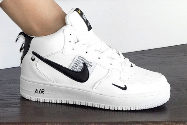 Женские высокие кроссовки Nike Air Force 1 '07 Mid Lv8 Utility белые с черным