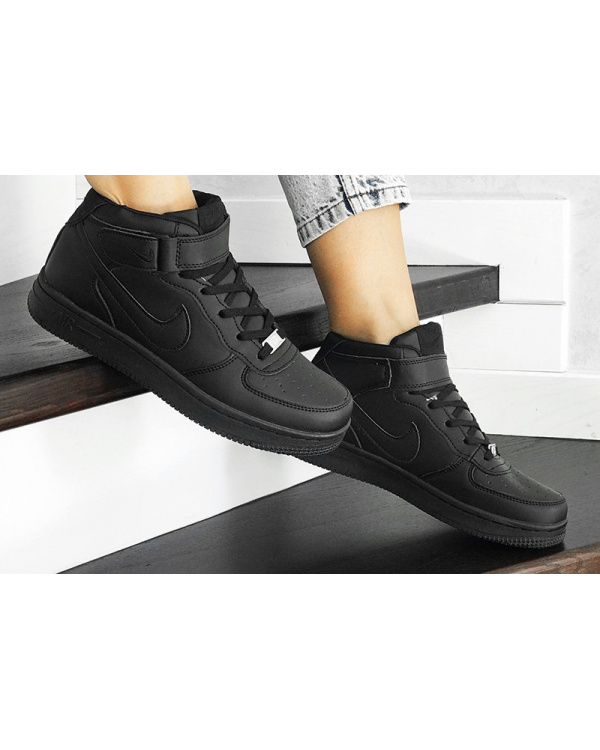 Жіночі високі кросівки Nike Air Force 1 Mid чорні