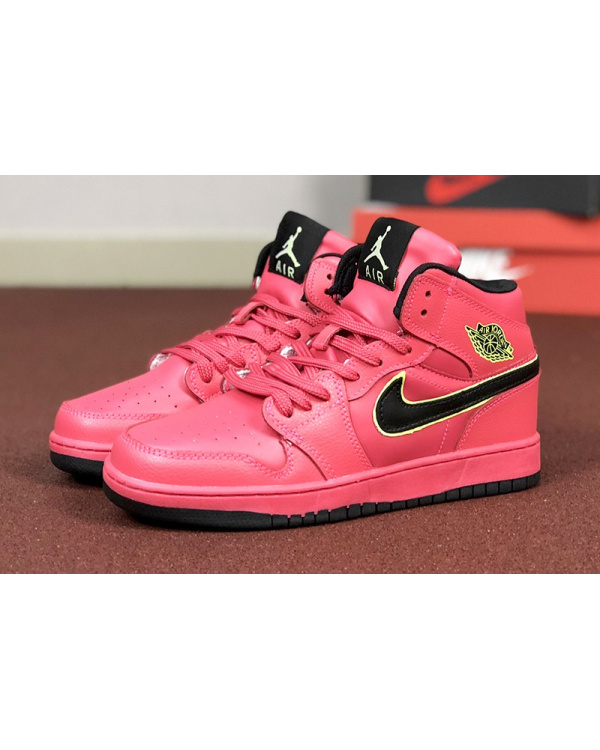Жіночі високі кросівки Nike Air Jordan 1 Retro High OG red