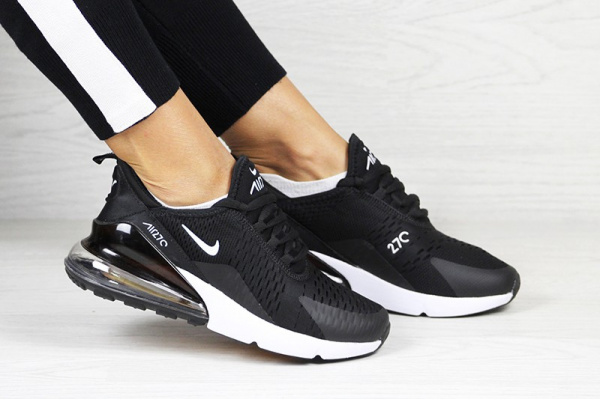 Женские кроссовки Nike Air Max 270 черные с белым