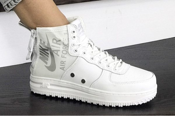 Женские высокие кроссовки Nike SF Air Force 1 Mid белые