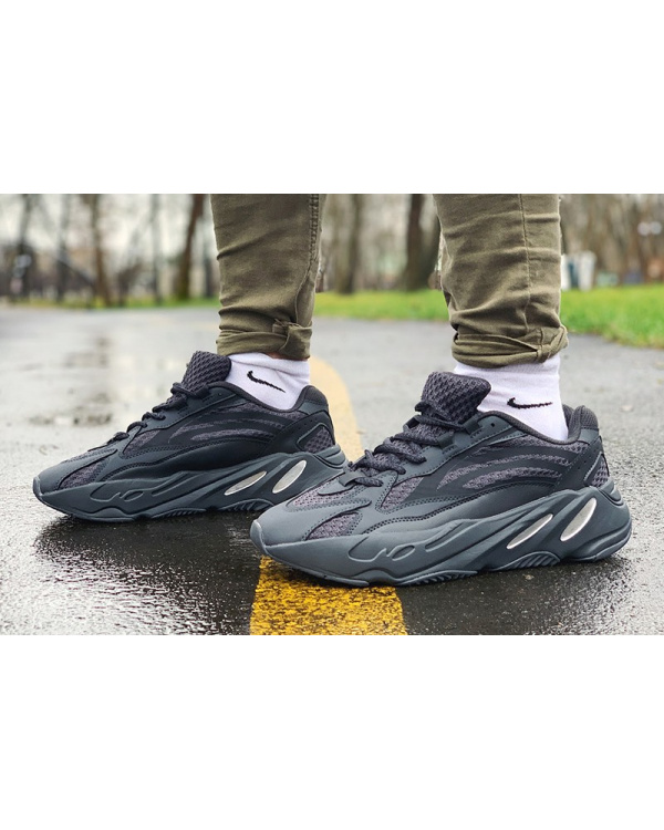 Купить мужские кроссовки Adidas Yeezy 700 V2 черные