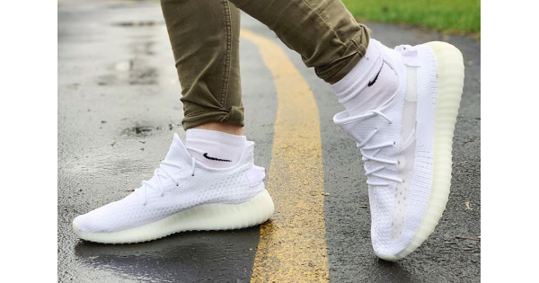 Adidass Yeezy Unauthorized Yeezy V2 Multicolor Adidas Yeezy 350 V2 Slate  Semi Ua, Shoe Type: Sports