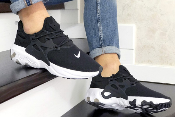 Мужские кроссовки Nike Air Presto React черные с белым