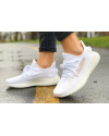 Жіночі кросівки Adidas Yeezy Boost 350 V2 білі