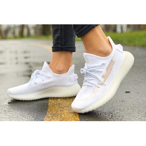 Женские кроссовки Adidas Yeezy Boost 350 V2 белые