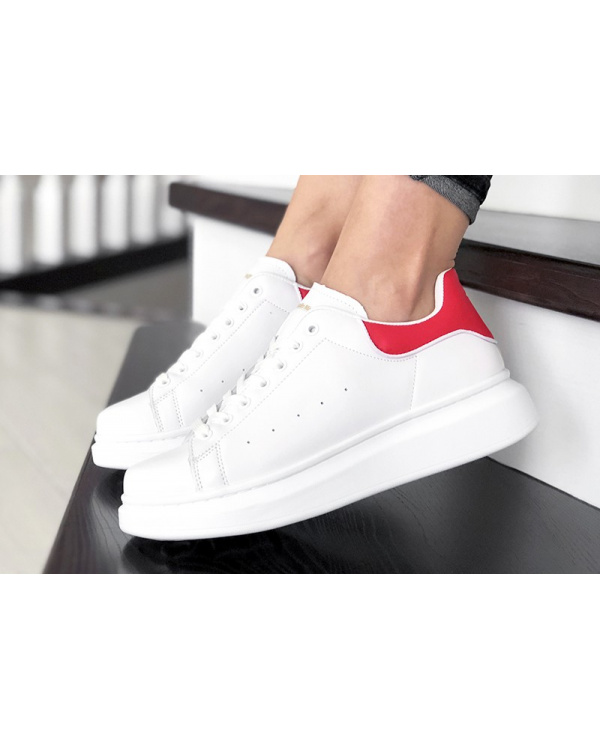Женские кроссовки Alexander McQueen Oversized Sole Low Sneaker белые с красным