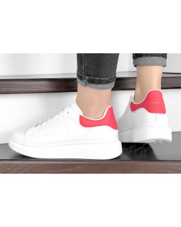Жіночі кросівки Alexander McQueen Oversized Sole Low Sneaker білі з червоним
