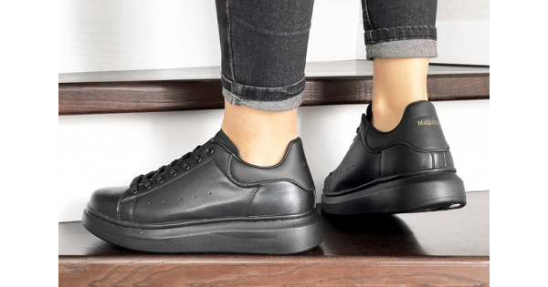 Купить женские кроссовки Alexander McQueen Oversized Sole Low
