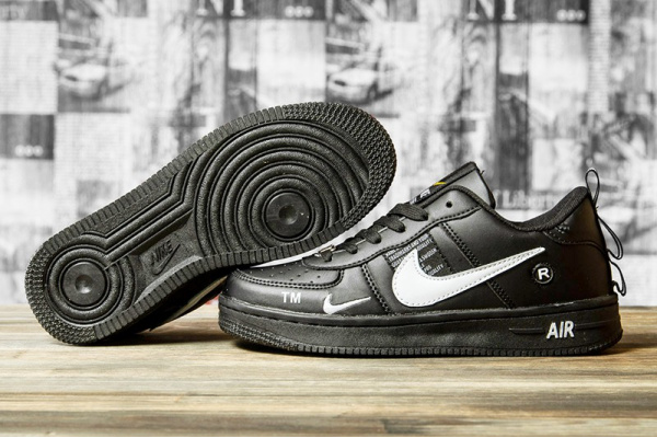 Женские кроссовки Nike Air Force 1 '07 LV8 Utility черные с белым