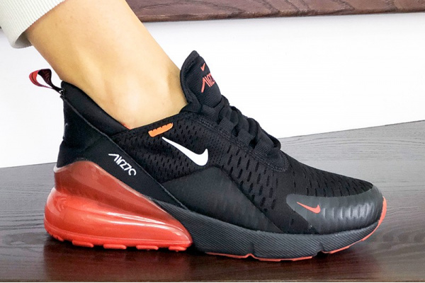 Женские кроссовки Nike Air Max 270 черные с красным