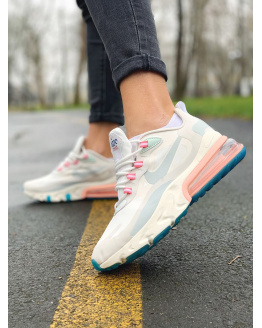 Жіночі кросівки Nike Air Max 270 React бежеві