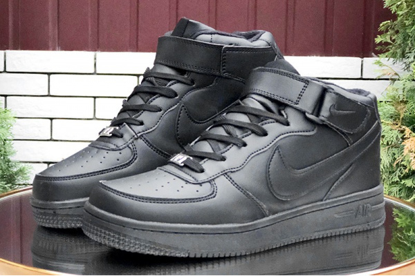 Мужские кроссовки на меху Nike Air Force 1 Mid черные