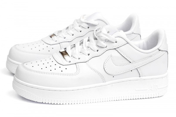 Мужские кроссовки Nike Air Force 1 белые (white)