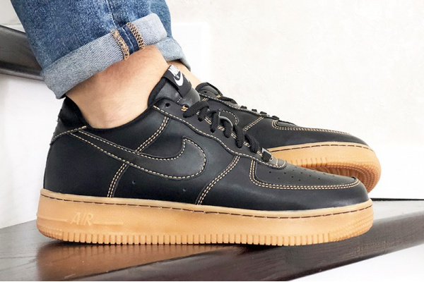 Мужские кроссовки Nike Air Force 1 Low черные с коричневым (black/gum)