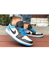 Купить Чоловічі кросівки Nike Air Jordan 1 Retro Low білі з синім