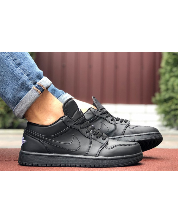 Мужские кроссовки Nike Air Jordan 1 Retro Low черные