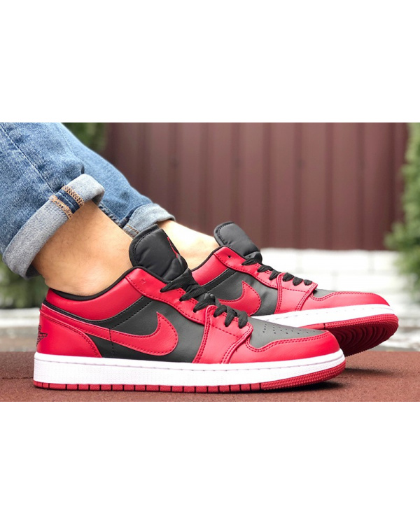 Мужские кроссовки Nike Air Jordan 1 Retro Low красные с черным