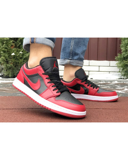 Мужские кроссовки Nike Air Jordan 1 Retro Low красные с черным